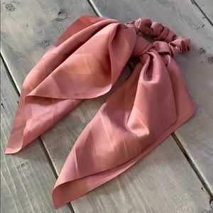 NWOT 4/25$ Anthropologie satin hair scarf